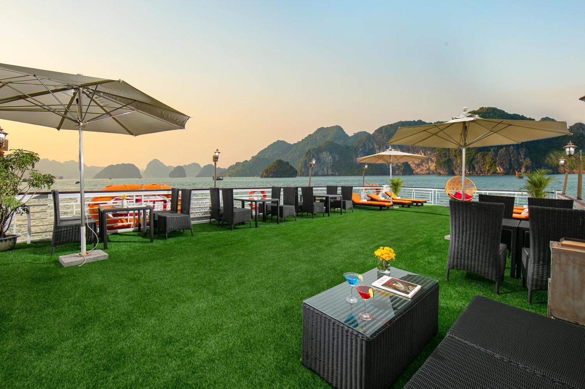 Fantasea Imperial Cruise Hotel Ha Long Exterior foto